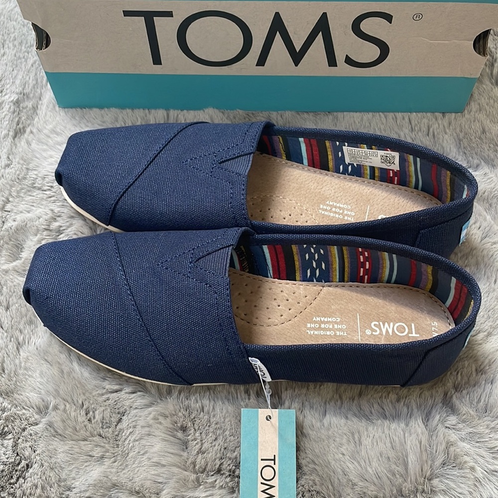TOMS Women’s Classic Loafers - Picture 5 of 6